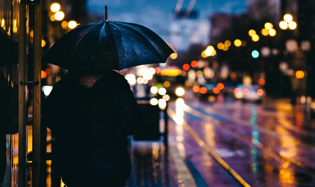 Common Umbrella Mistakes That Shorten Its Life (And How to Avoid Them)